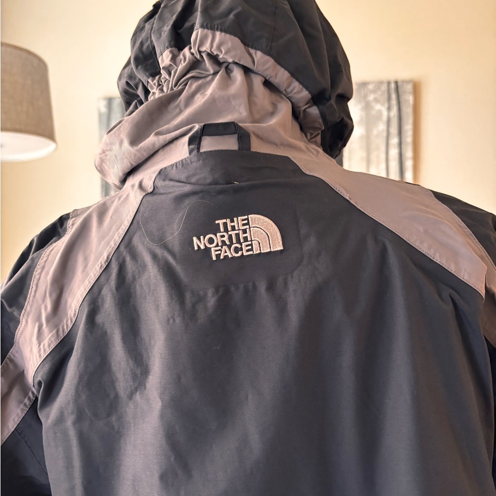 The North Face Women’s Black Jacket- Size L 🌼🌼🌼🌼🌼 - Picture 12 of 16